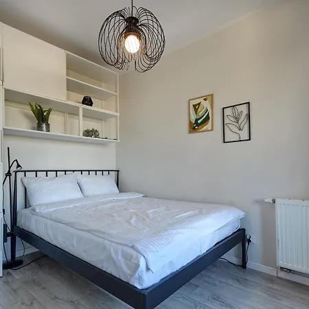 Urban Chic - Center - One Bedroom - Opolska Apartment *