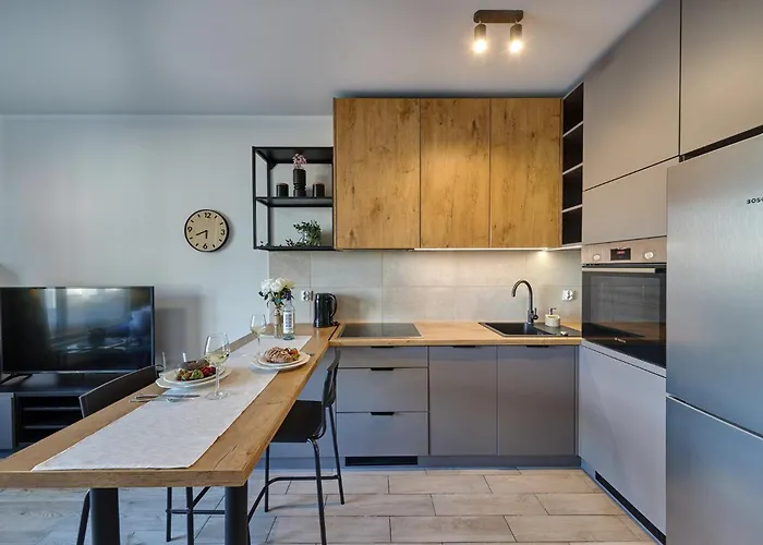 Urban Chic - Center - One Bedroom - Opolska דירה